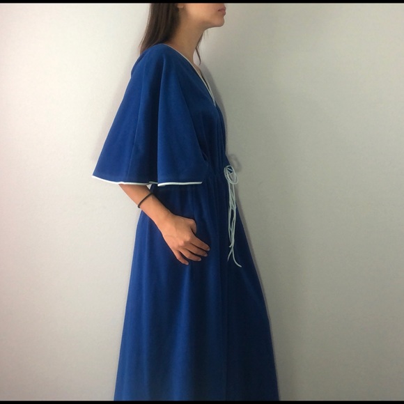 ‼️❗️SOLD❗️‼️70’s lounge dress/robe - Picture 3 of 4